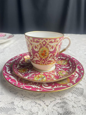 一組1877年代英國皇家伍斯特出品的咖啡杯碟三件套 帶有非常