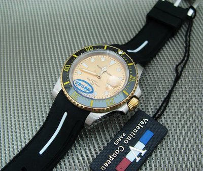 Valentino Coupeau 范倫鐵諾 金水鬼黑陶瓷圈金框100米水晶防刮鏡面石英矽帶腕錶型號:61589ATK