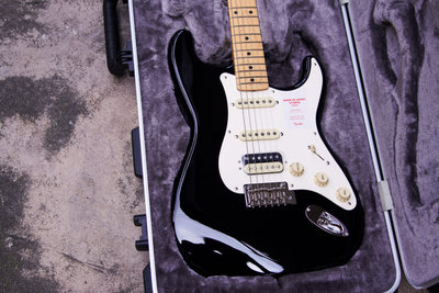 音箱設備Fender Japan Hybrid 50S Stratocaster  HSS 黑色 電吉他音響配件