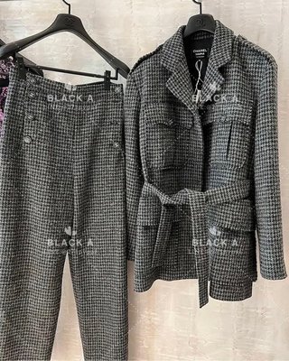 【BLACK A】Chanel 22K 秋冬新品 黑灰千鳥格紋羊毛斜紋軟呢外套 Jennie同款 價格私訊