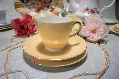 紫丁香歐陸古物雜貨♥英國1950年代 Wedgwood  Gold April Beaded 黃色馬卡龍色下午茶杯盤組