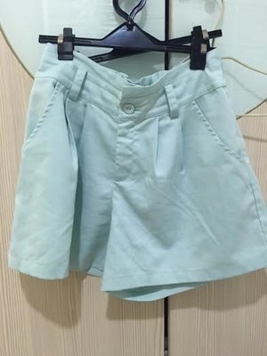 小花別針、專櫃品牌【cumar】清新湖水綠短褲