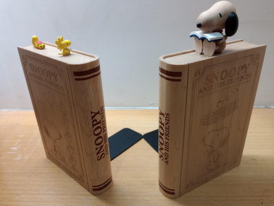史努比Snoopy書本款造型書擋 木質木製檔書板 知音文創製作