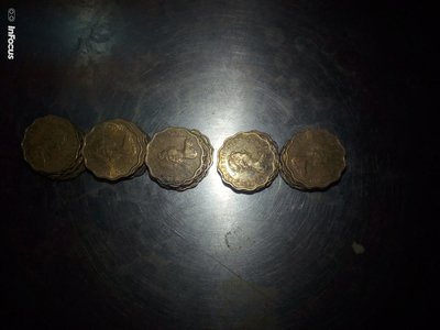 香港1975.1976.1977.1978.1979年的二毫銅幣各10枚共50枚一組，非常希少