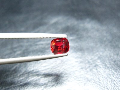 紅色尖晶石 Spinel 超強紅螢光反應 絕地武士 枕型14【Texture &amp; Nobleness 低調與奢華】