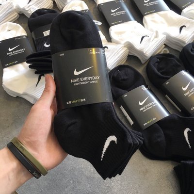 【熱賣精選】Nike耐吉透氣防臭襪一疊三雙裝中筒襪子-LK39977