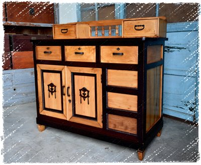 ^_^ 多 桑 台 灣 老 物 私 藏 ----- 雙色立體的台灣老肖楠木+檜木櫃
