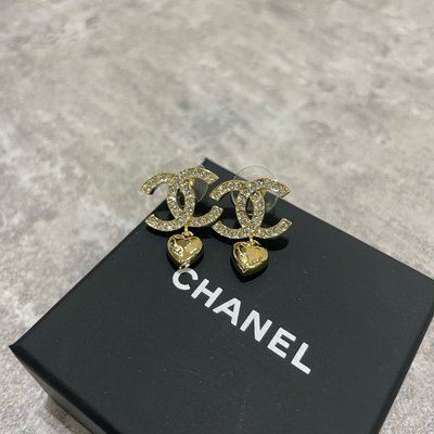 Chanel 愛心耳環 耳針式 鑲鑽 金色 《精品女王全新＆二手》