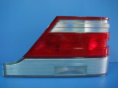 小亞車燈※全新高品質 賓士 W140 S320 95 年 紅白 尾燈 一顆1900 中飾板另購