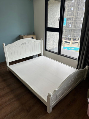 桃園OK二手家具-漂亮 白色 歐式 標準雙人床架 5x6.2