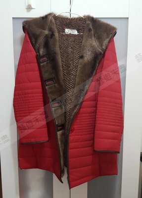 全新韓版紅色帶帽外套/冬季外套/背心/毛衣外套/休閒外套/保暖外套