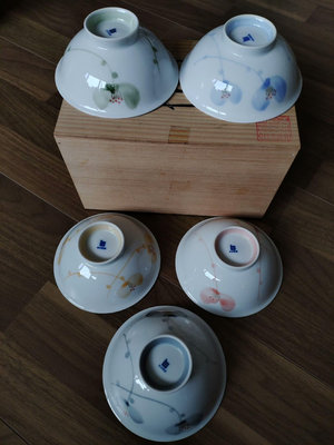 日本回流有田燒白山陶器花卉釉下彩小碗五客帶木盒