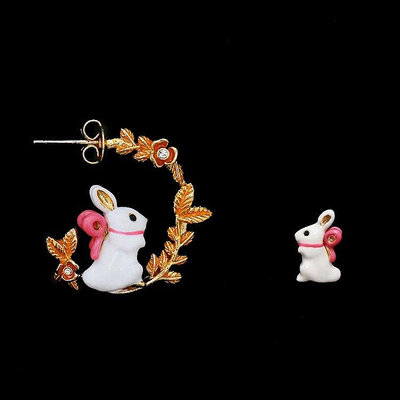 【Koaa海購】Les Nereides ins設計感時尚琺瑯彩釉白色小兔子不對稱耳環蝴蝶結耳