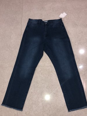 全新日本帶回 專櫃品牌Rope Picnic 深藍牛仔褲 褲管抽線隨性設計 42號  寬鬆布料有彈性 大尺碼