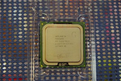 雙核 Intel Pentium D 805 2.66G/2M/533 775腳位 C260