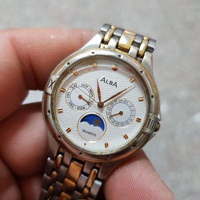 ＜行走中＞日本 ALBA 三眼錶 老錶 星星月亮跑出來 石英錶 便宜賣 隨便賣 另有 潛水錶 三眼錶 男錶 女錶 中性錶 水鬼錶 G09