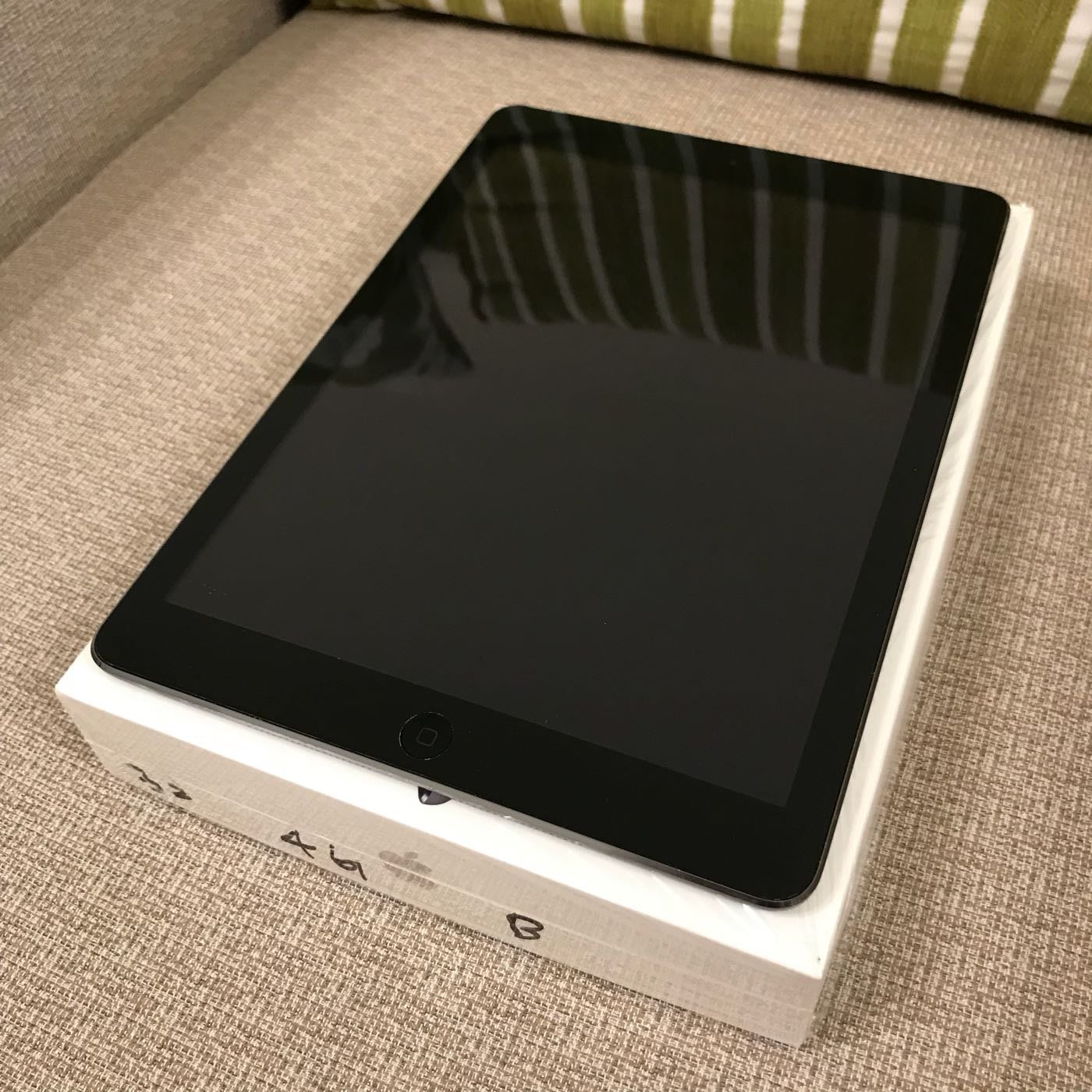 Apple iPad 第4世代 16GB Wi-Fi /cellular 美品 - rehda.com