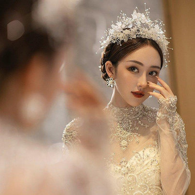 【現貨精選】韓式新娘頭飾白色雙層發箍手工珠花時尚皇冠簡約優雅禮服舞臺飾品