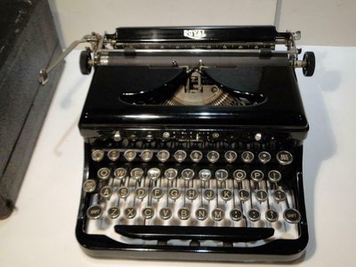 古董 ROYAL MODEL O 手提式打字機