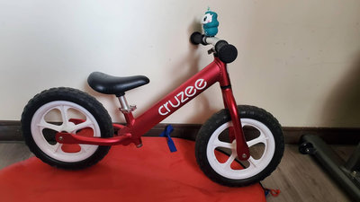 CRUZEE超輕量鋁合金平衡滑步車Push Bike(紅色)