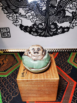 日本 青瓷 彌勒佛香盒