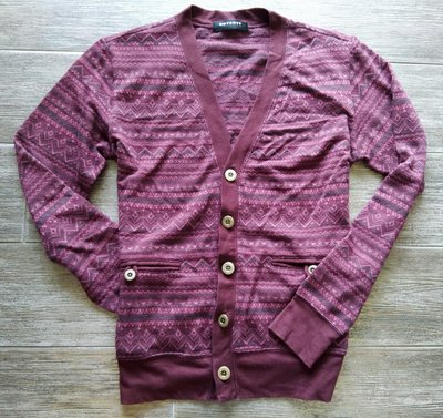 ．經典好貨．絕版正品 BOYCOTT 紅紫色印花圖騰造型開襟小外套．