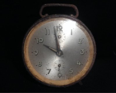 早期 德國製PETER(三顆星星) 上鍊發條機械鐵殼古董鬧鐘(有秒針)  鬧鐘正常 秒針走走停停需整理