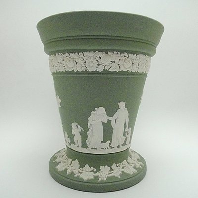 【二 三 事】重量級英國製Wedgwood芥末綠碧玉浮雕希臘神話花瓶(大型)