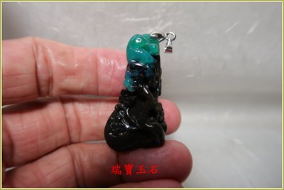 瑞寶玉石~天然 藍玉髓(俗稱台灣藍寶)雕吊墬 總重約 43.9 克拉【H5974】
