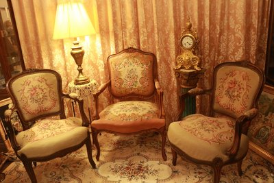【家與收藏】特價稀有珍藏歐洲古董法國古典優雅凡爾賽宮廷玫瑰手工刺繡法國椅 1