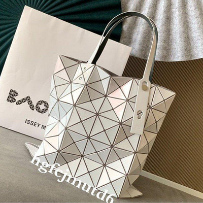 三宅一生 Baobao ISSEY MIYAKE 6x6 限定款 金屬鐳射珍珠白 肩背包 手提包 通勤包 現貨