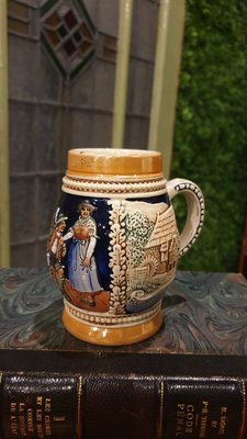 【卡卡頌  歐洲古董】德國老件 高品質  深彩繪浮雕  啤酒杯     p1581✬