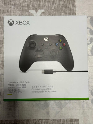 Xbox 無線控制器- 黑 遊戲手把 + USB-C 連接線