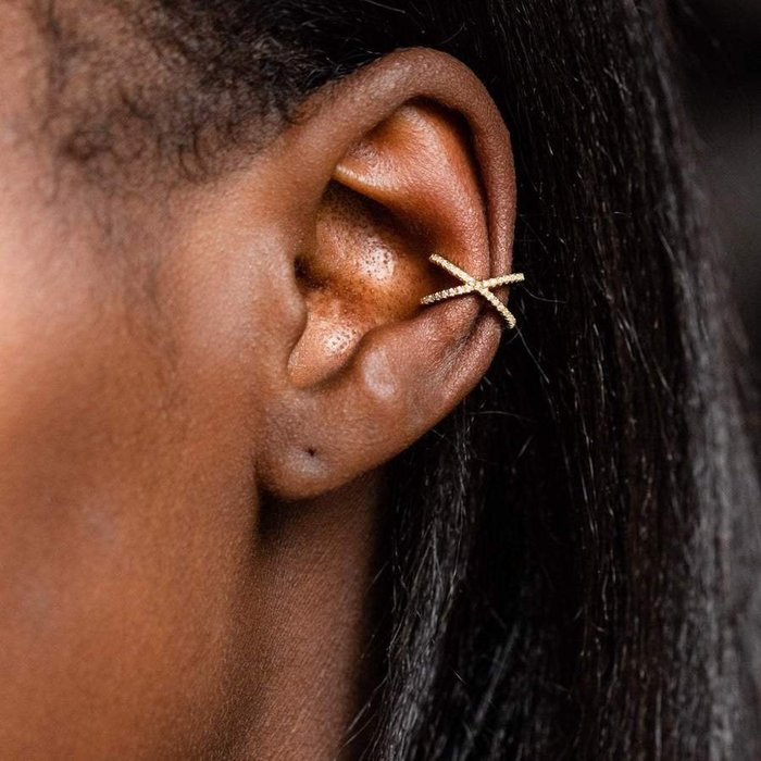 SHASHI 紐約品牌 Stacey Pave Ear Cuff 鑲鑽十字架C型耳骨夾 無耳洞女孩必備