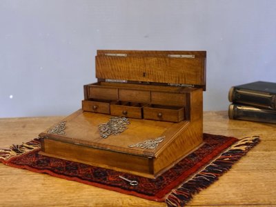 ⚜️卡卡頌 歐洲古董⚜️1900s 法國百年 胡桃木 純銅雕刻 桌上 寫字盒 書信盒  P7 ✬