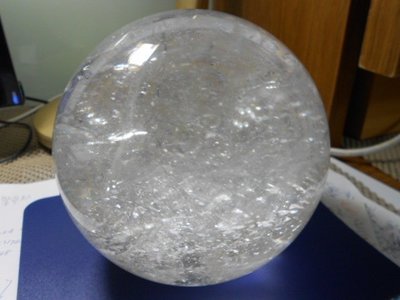 晶愛典藏館特選巴西高檔天然白水晶球5.3公斤153mm