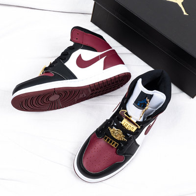 Air Jordan 1 Mid AJ1 黑紅 中筒 休閒籃球鞋 男女鞋 CZ4385-016【ADIDAS x NIKE】