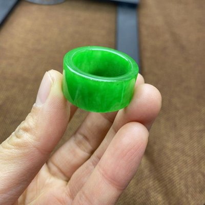 玉越 緬甸老坑料翡翠冰種滿綠色扳指男款方形拇指戒指陽綠色玉器