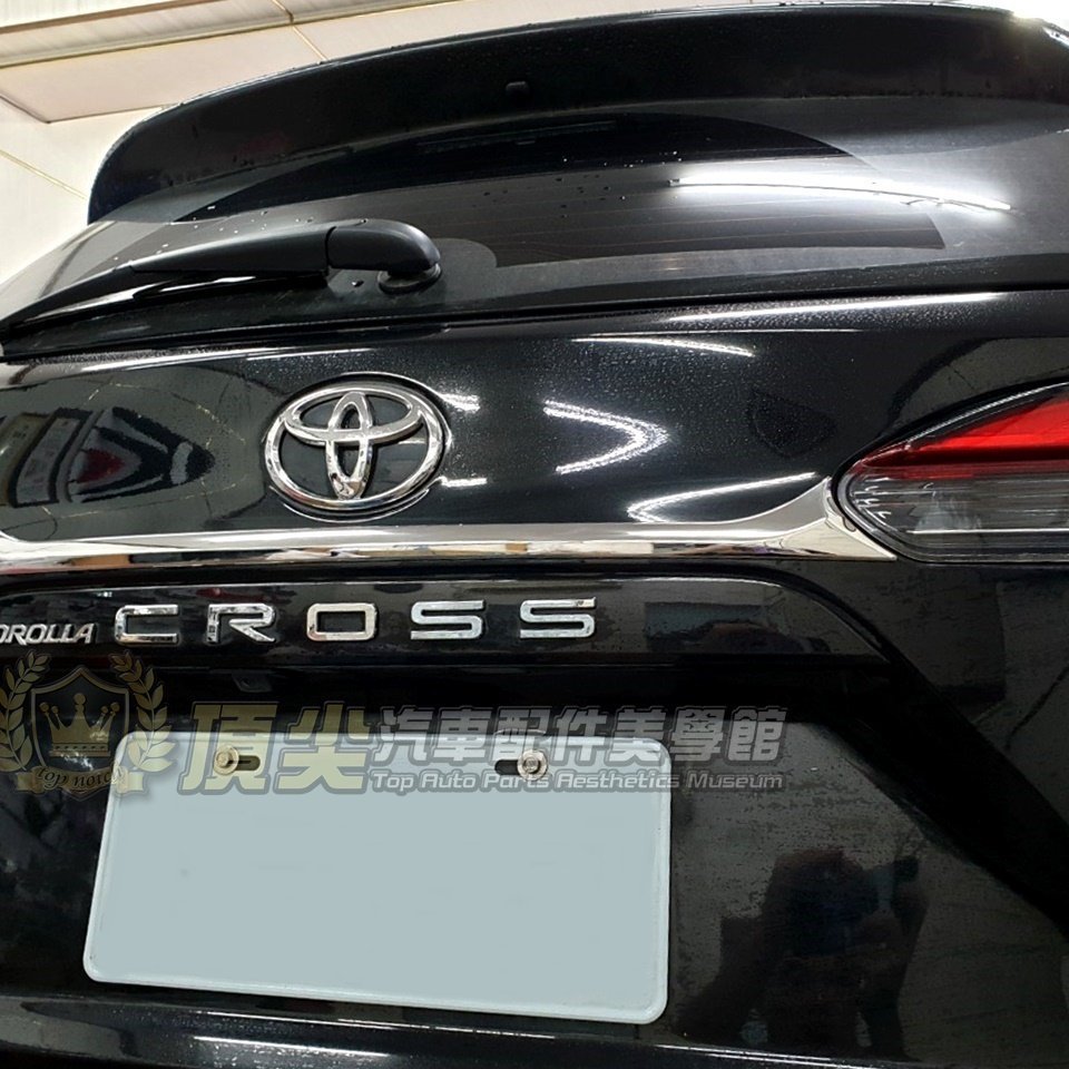 Toyota豐田 Cross尾門中飾條 卡夢 銀色 Cc後門飾條 Corolla Cross專用配備 尾門亮條 尾中飾條 Yahoo奇摩拍賣