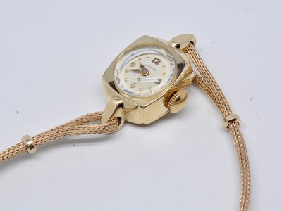 《寶萊精品》Hamilton 漢密爾頓金乳白方圓型女錶