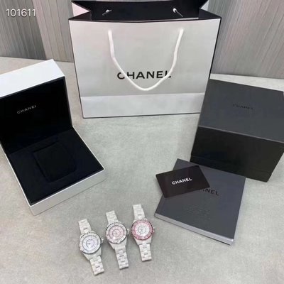 Suki~ 全新品新款Chanel 白色面 绒布内里 新款 手錶盒 配件套裝 卡片 說明書