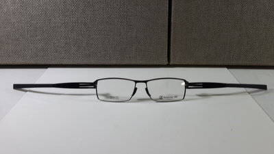 Rotation翻轉180眼鏡-薄鋼 無螺絲專利結構-A003。 贈-磁吸夾片太陽眼鏡一副