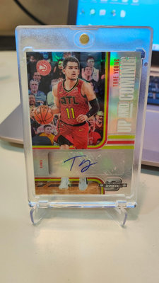 trae young contenders optic rc 簽 /99
