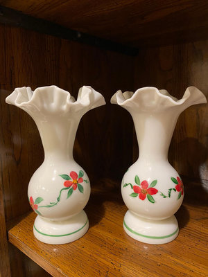 【二手】芬頓白色奶玻璃老款手繪花瓶 回流 收藏 中古瓷器 【天地通】-1752