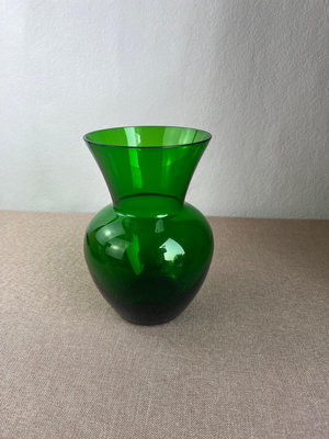 復古綠色原色料玻璃花瓶 器型美麗 瓶體厚實 人工吹制花瓶 老
