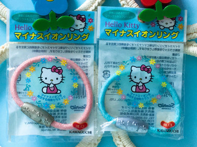 * QP小舖 *  日本限定《Hello Kitty》粉橘 水藍色2款手環~出清