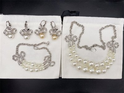 【熱賣精選】薇薇安Vivienne Westwood 銀邊雙層蝴蝶結土星香檳色珍珠耳環項鏈手鏈C8016