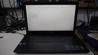 T898  ASUS    X550J   i7八核心筆電 百元起標