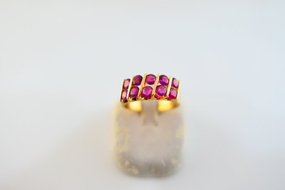 [吉宏精品交流中心]10顆 天然紅寶石 黃K金 造型 戒指 線戒