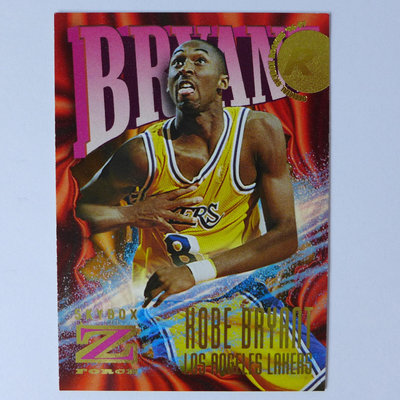 ~Kobe Bryant/小飛俠~名人堂/黑曼巴/柯比·布萊恩 1997年Z-Force RC.新人吐舌籃球卡 Rookie